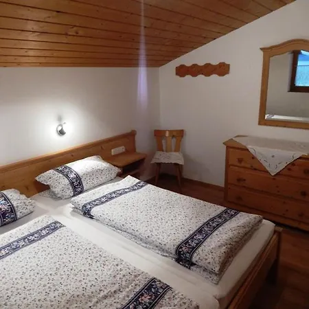 Schmaus Apartment *
