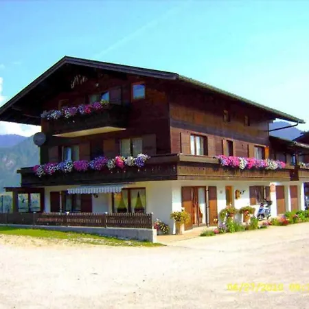 Schmaus Apartment *